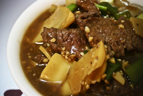 https://static12.insales.ru/images/products/1/2720/13683360/beef_with_bamboo_shoots.jpg
