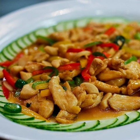https://static12.insales.ru/images/products/1/3116/37235756/basil_chicken_cashew.jpg