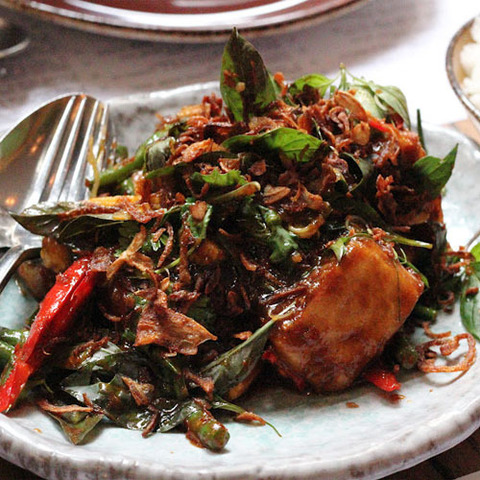 https://static12.insales.ru/images/products/1/365/49799533/stir_fry_sweet_basil.jpg