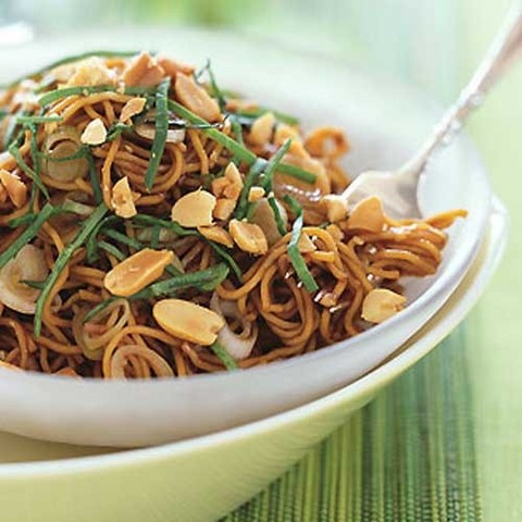 https://static12.insales.ru/images/products/1/3931/32984923/soybean_noodles_salas.jpg