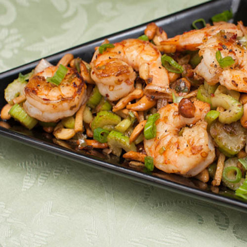 https://static12.insales.ru/images/products/1/4921/41644857/cellery_chashew_chicken.jpg