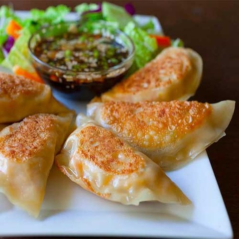 https://static12.insales.ru/images/products/1/5566/35034558/kimchi_dumplings.jpg
