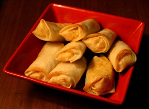 https://static12.insales.ru/images/products/1/6318/9689262/0956551001329656496_spring_rolls.jpg