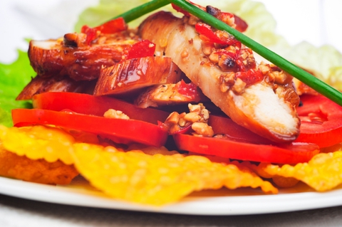 https://static12.insales.ru/images/products/1/6408/9689352/0966884001339062667_Thai_fried_chicken_in_chilli.jpg