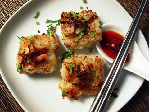 https://static12.insales.ru/images/products/1/6589/24205757/daikon_cake.jpg