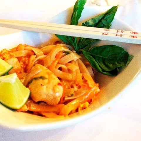 https://static12.insales.ru/images/products/1/7136/38353888/thai_penang_noodles.jpg