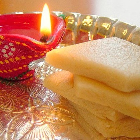https://static12.insales.ru/images/products/1/7607/36265399/kaju_barfi.jpg