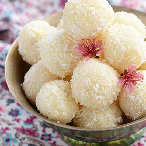 https://static12.insales.ru/images/products/1/975/48022479/coconut_ladoo.jpg